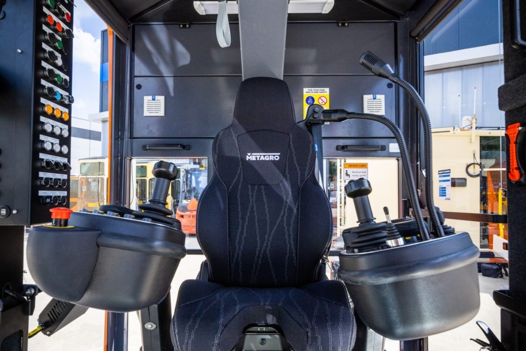 NG-H ergonomic operator seat