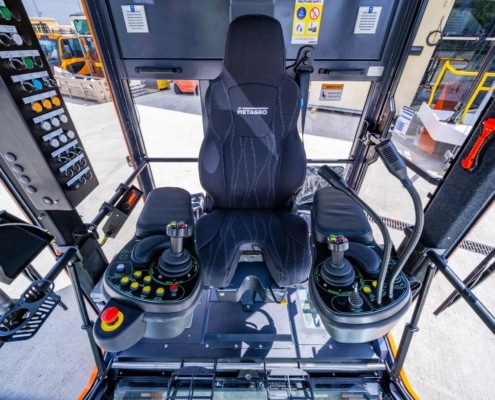 Crane operator Chair or seat Metagro